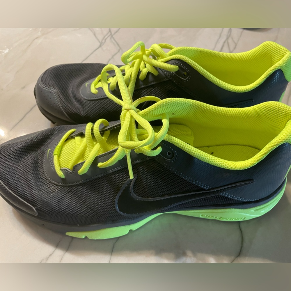 Men’s Nike shoes
